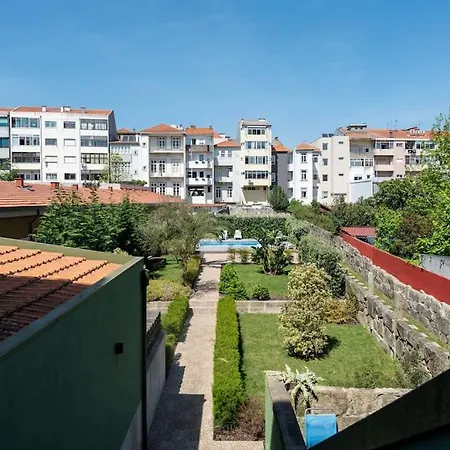 Διαμέρισμα Chic Hideaway: Pool & Garden *