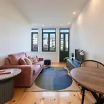 Appartement Chic Hideaway: Pool & Garden Oporto