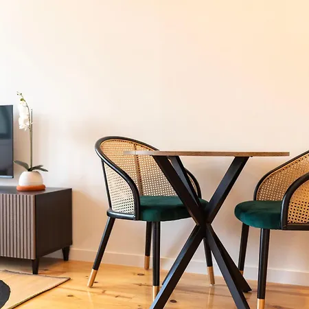 Appartement Chic Hideaway: Pool & Garden Oporto