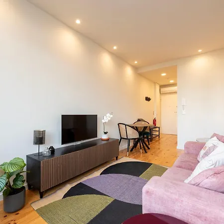 Chic Hideaway: Pool & Garden *