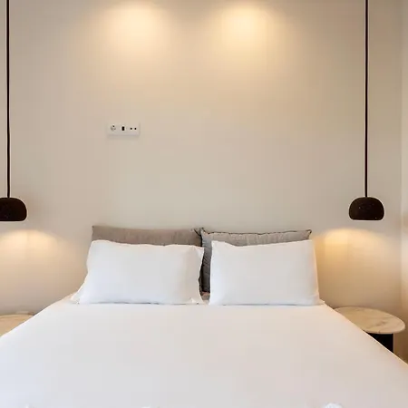 Chic Hideaway: Pool & Garden