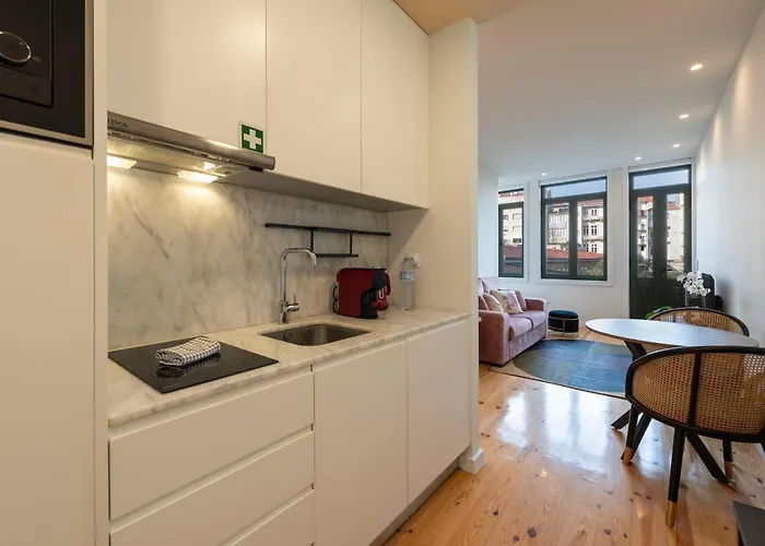 Chic Hideaway: Pool & Garden Apartamento Porto