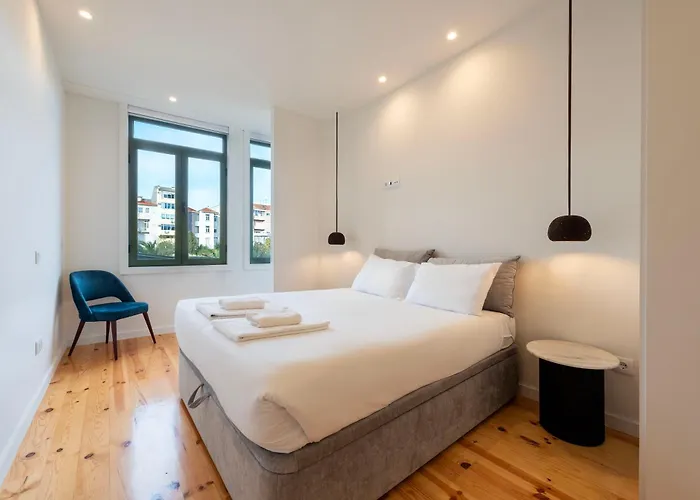 Apartamento Chic Hideaway: Pool & Garden Porto