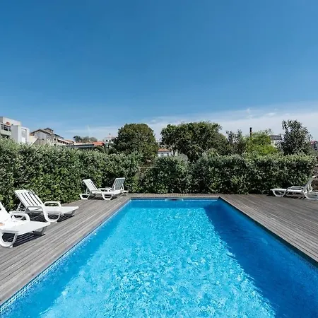 Chic Hideaway: Pool & Garden Lejlighed *