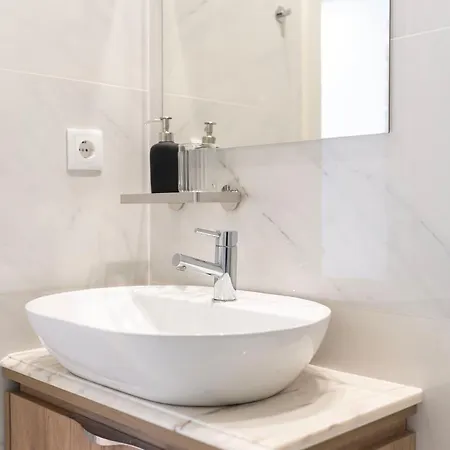 Chic Hideaway: Pool & Garden Lejlighed *