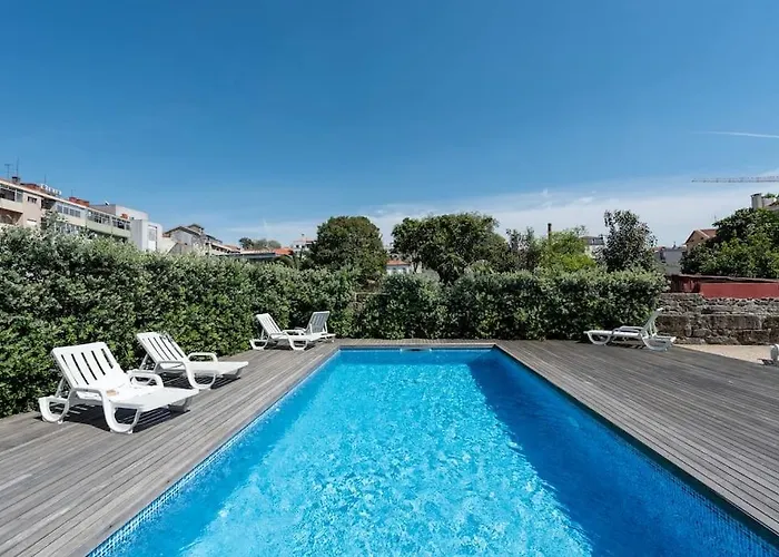 Chic Hideaway: Pool & Garden Appartement *