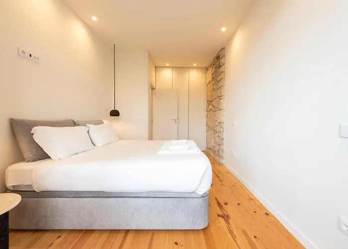 Chic Hideaway: Pool & Garden Porto