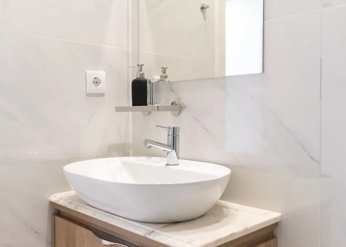 Chic Hideaway: Pool & Garden Appartement *