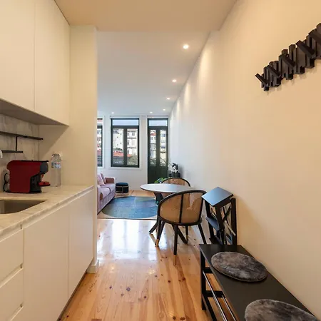 Chic Hideaway: Pool & Garden Apartament