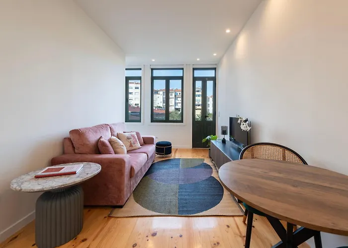 Appartamento Chic Hideaway: Pool & Garden Oporto