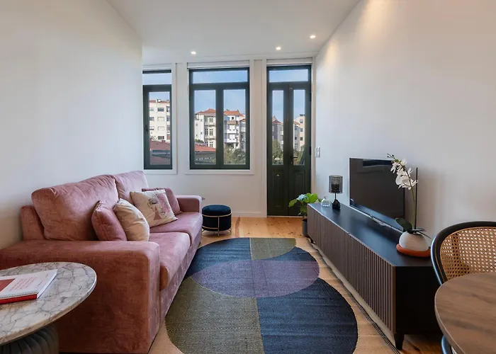 Chic Hideaway: Pool & Garden * Oporto