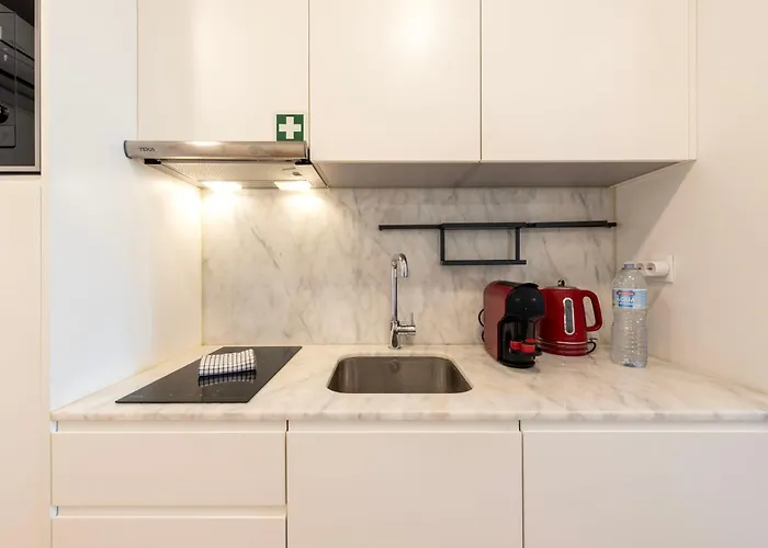 Chic Hideaway: Pool & Garden * Oporto